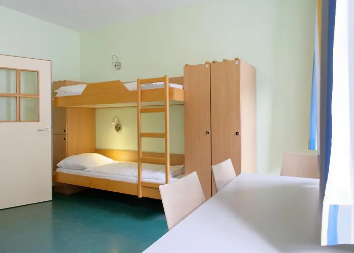 - Myrthengasse Hostel *