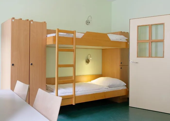 - Myrthengasse Hostel *